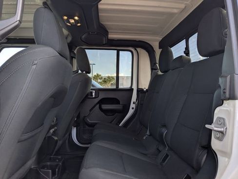 Used 2021 Jeep Gladiator Sport image 14