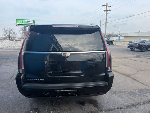 Used 2019 Cadillac Escalade ESV Platinum image 4