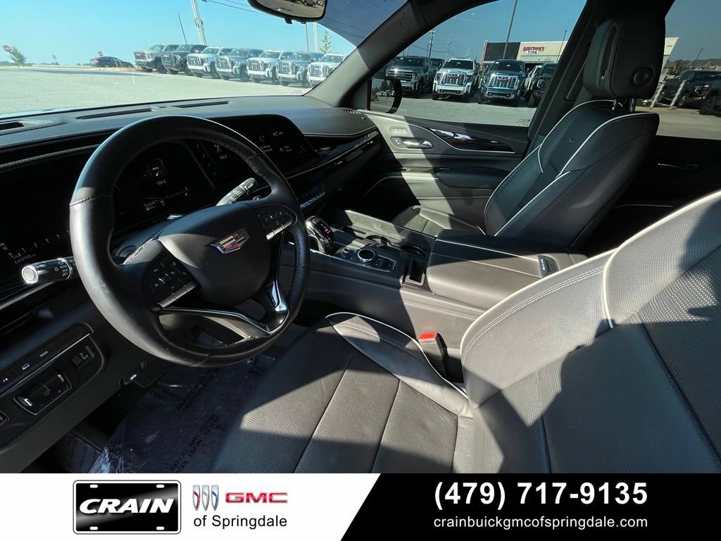 Used 2023 Cadillac Escalade Sport AWD/4WD image 9