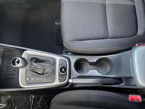 Used 2026 Hyundai Venue SEL FWD image 40