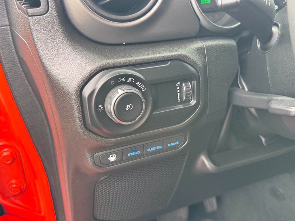 Used 2023 Jeep Wrangler Unlimited w/ Convenience Group AWD/4WD image 37
