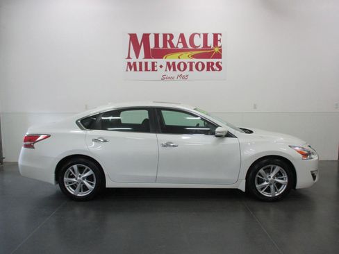 Used 2015 Nissan Altima 2.5 SL w/ Moonroof Package image 6