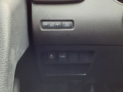 Used 2014 Nissan Rogue SV image 8