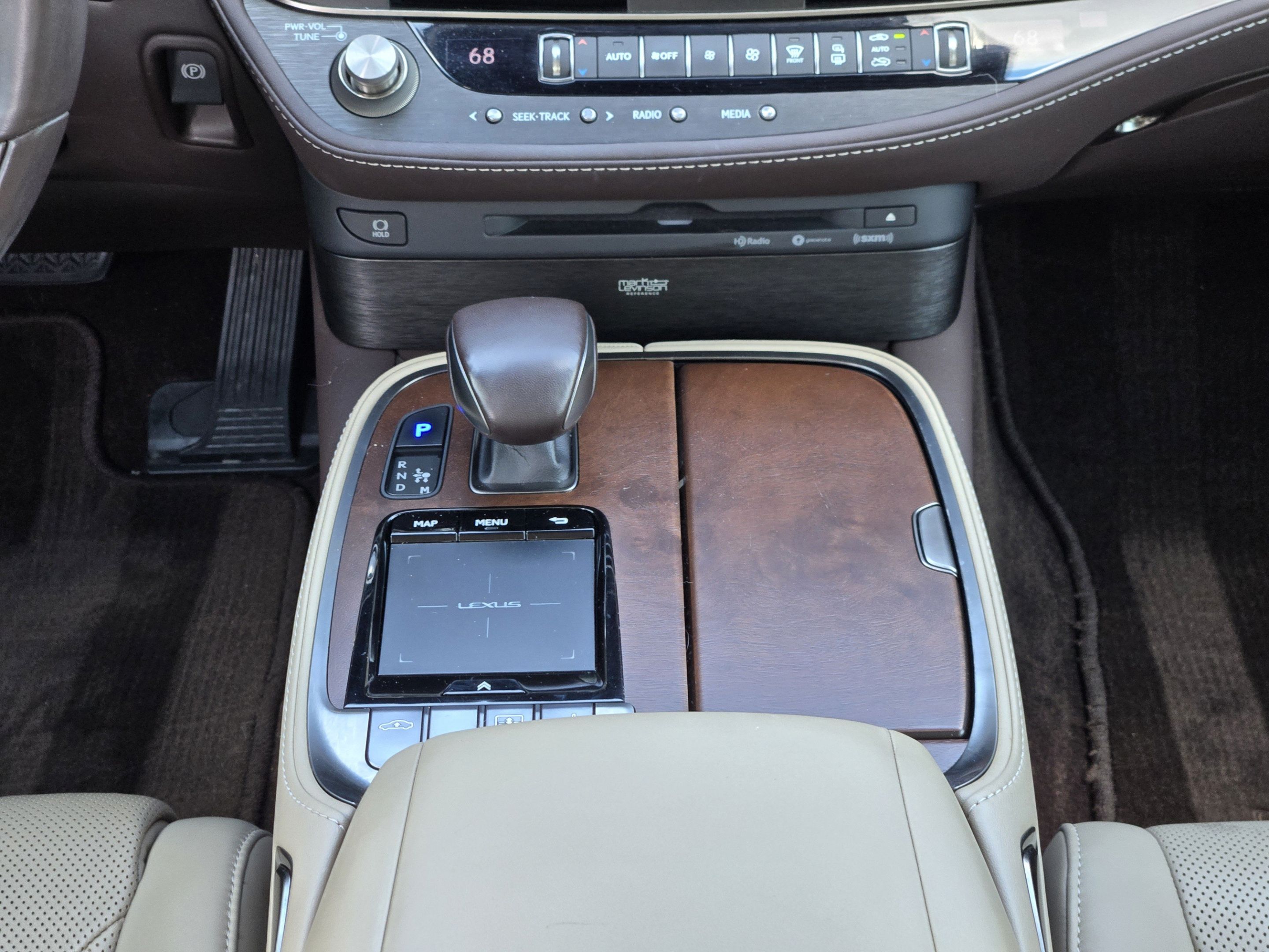 Used 2018 Lexus LS 500 w/ Interior Upgrade Package RWD image 15