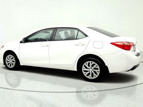 Used 2018 Toyota Corolla LE FWD image 7