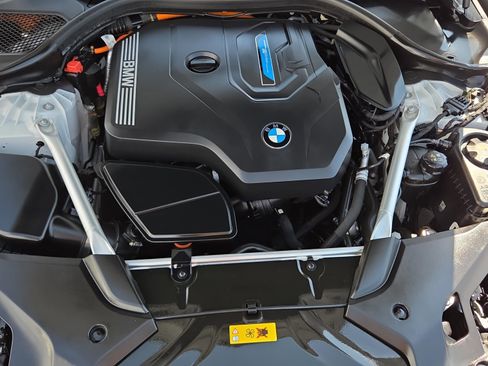 Used 2023 BMW 530e w/ Convenience Package RWD image 20