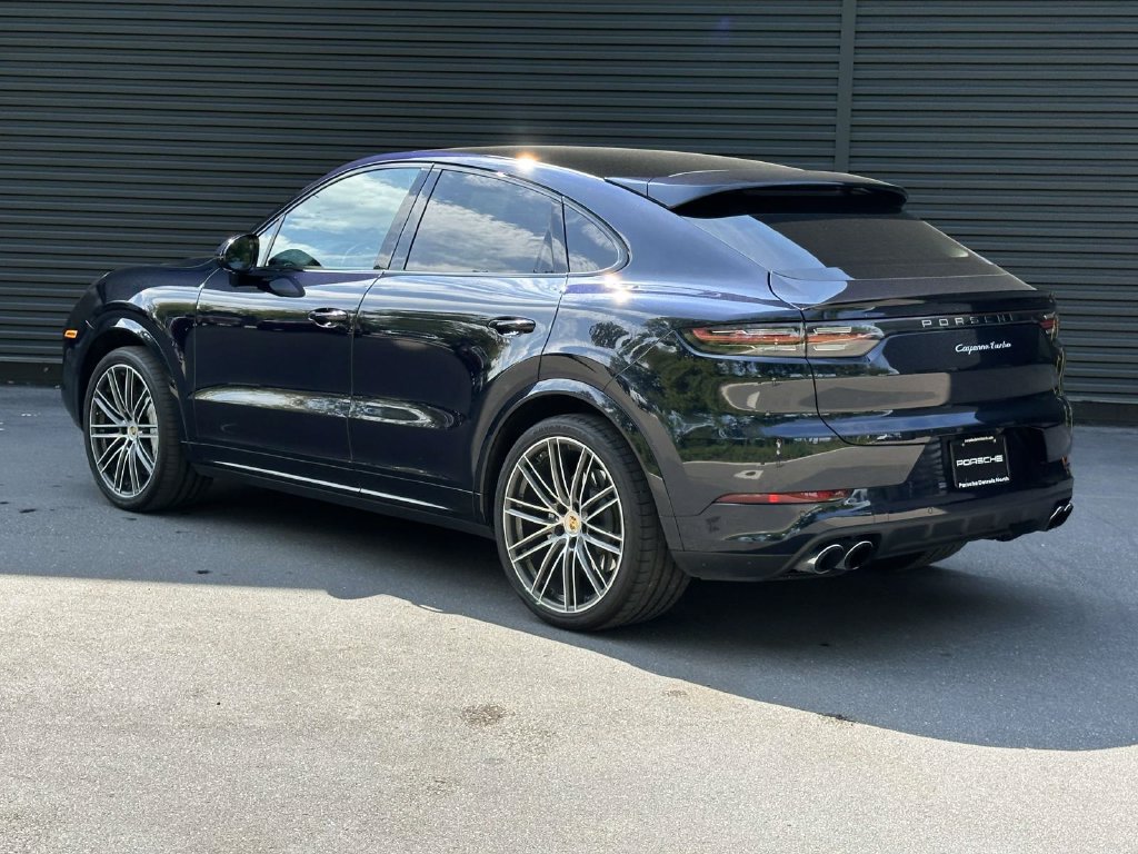 Used 2022 Porsche Cayenne Turbo AWD/4WD image 3