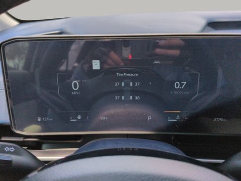 Certified 2026 Kia Carnival SX FWD image 35