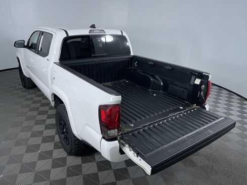 Used 2020 Toyota Tacoma SR5 image 24