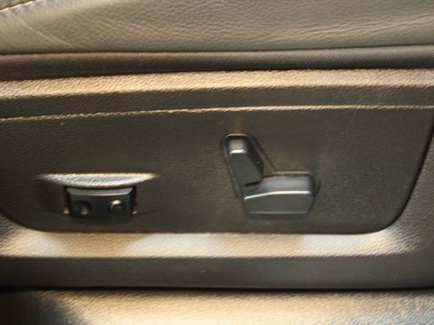 Used 2016 RAM 1500 Limited image 12