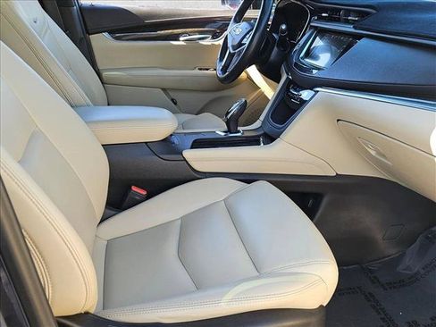 Used 2018 Cadillac XT5 FWD w/ LPO, Wheel Lock Package image 27