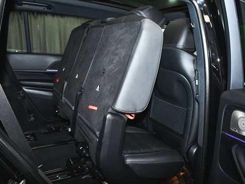 Used 2025 Mercedes-Benz GLS 450 4MATIC image 72