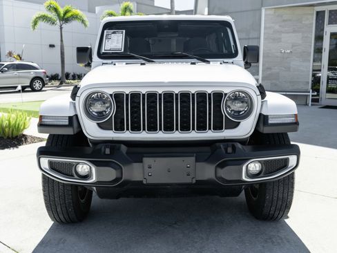 Used 2024 Jeep Wrangler Sahara image 4