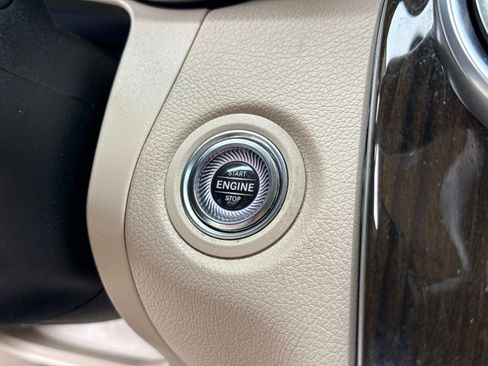Used 2020 Mercedes-Benz GLC 300 image 30