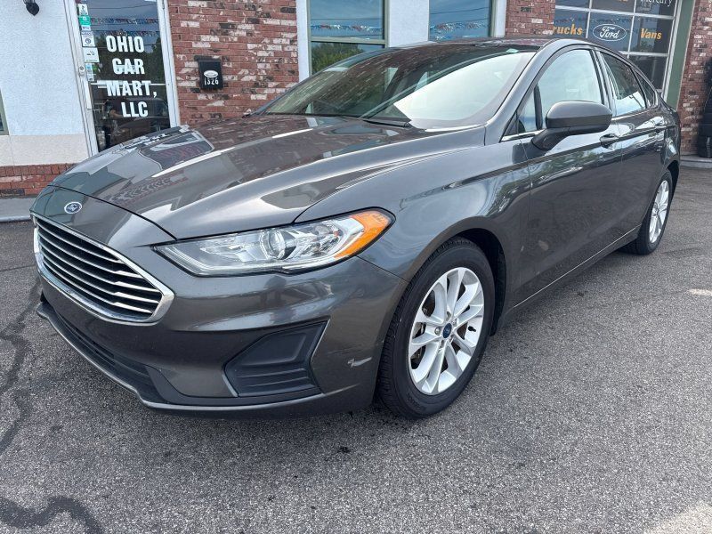 Used 2020 Ford Fusion SE FWD image 1