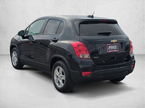 Used 2022 Chevrolet Trax LS w/ Tint and Cruise Package image 8