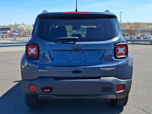 Certified 2022 Jeep Renegade Trailhawk AWD/4WD image 5