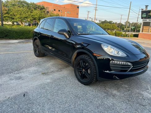 Used 2014 Porsche Cayenne S AWD/4WD image 7