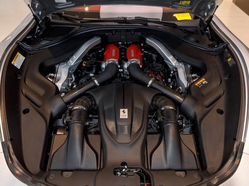 Used 2024 Ferrari Roma Spider image 45