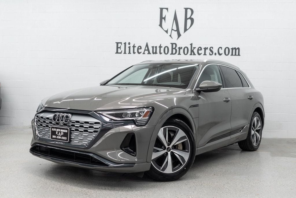 Used 2024 Audi Q8 e-tron Premium AWD/4WD image 1