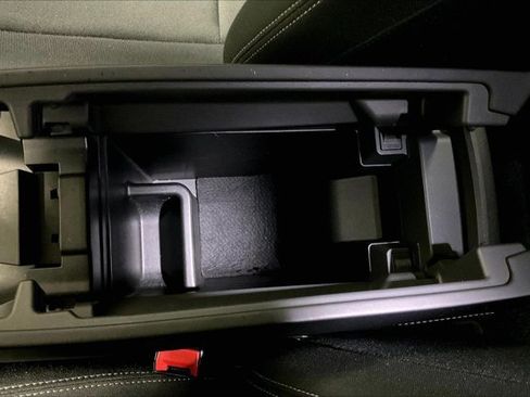 Used 2023 Nissan Rogue S image 40