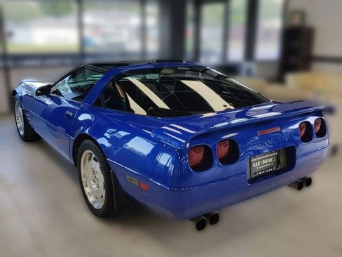 Used 1994 Chevrolet Corvette Coupe image 7