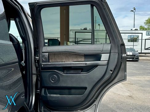 Used 2019 Ford Expedition Limited w/ Equipment Group 302A AWD/4WD image 26