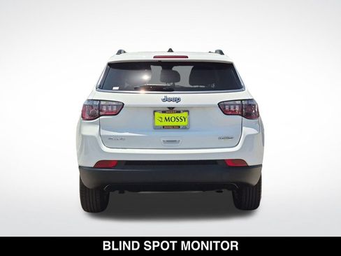 Used 2024 Jeep Compass Latitude AWD/4WD image 8