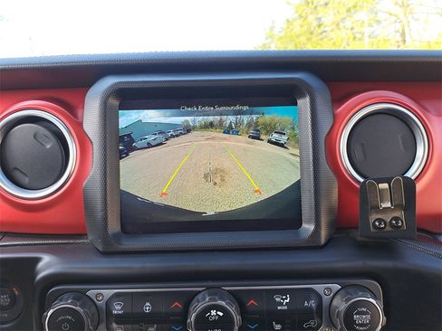 Used 2023 Jeep Wrangler Unlimited Rubicon w/ Cold Weather Group image 21