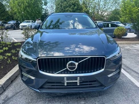Used 2022 Volvo XC60 B5 Momentum w/ Climate Package AWD/4WD image 2