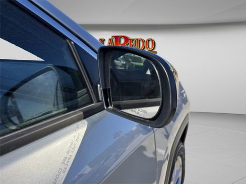 Used 2025 Jeep Compass Latitude image 25