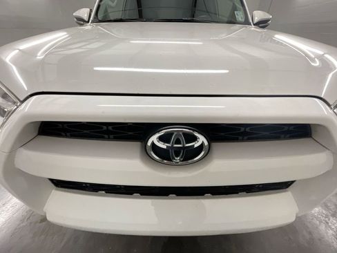 Used 2018 Toyota 4Runner SR5 Premium image 30