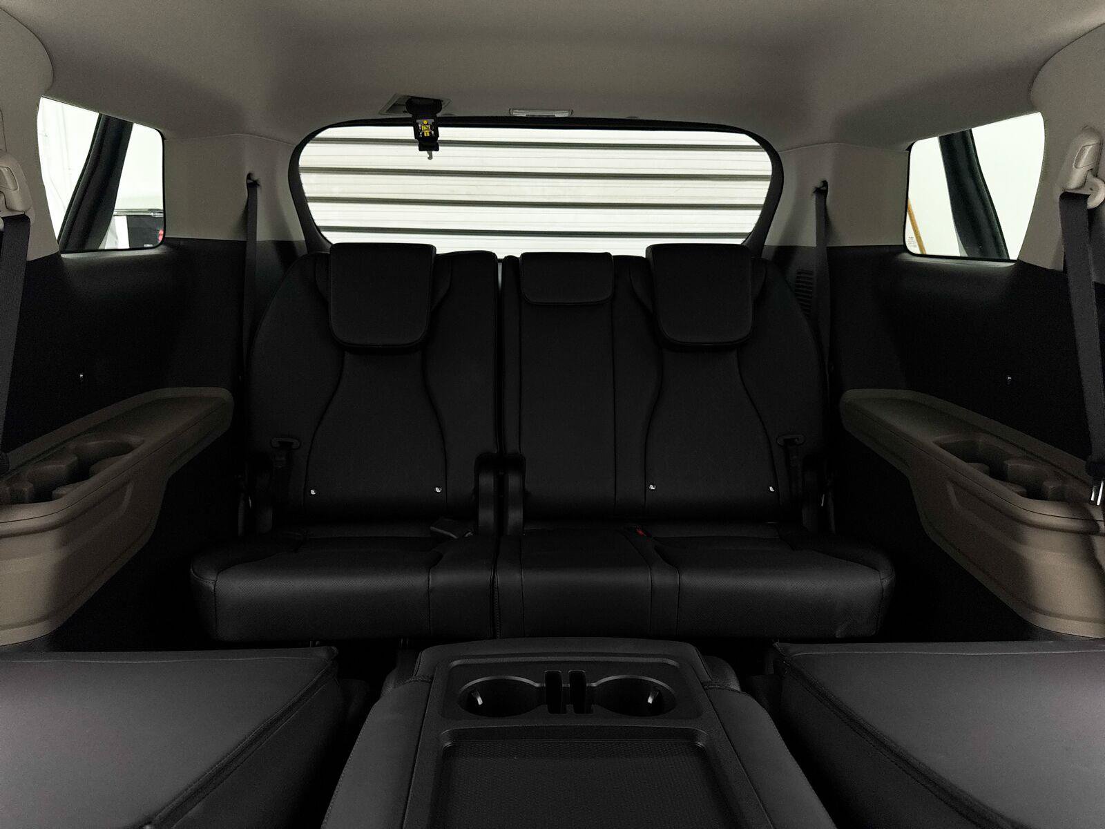 Used 2026 Kia Carnival FWD image 13