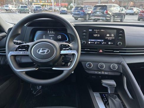 New 2026 Hyundai Elantra SE image 45
