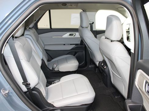 New 2026 Ford Explorer Active RWD image 32