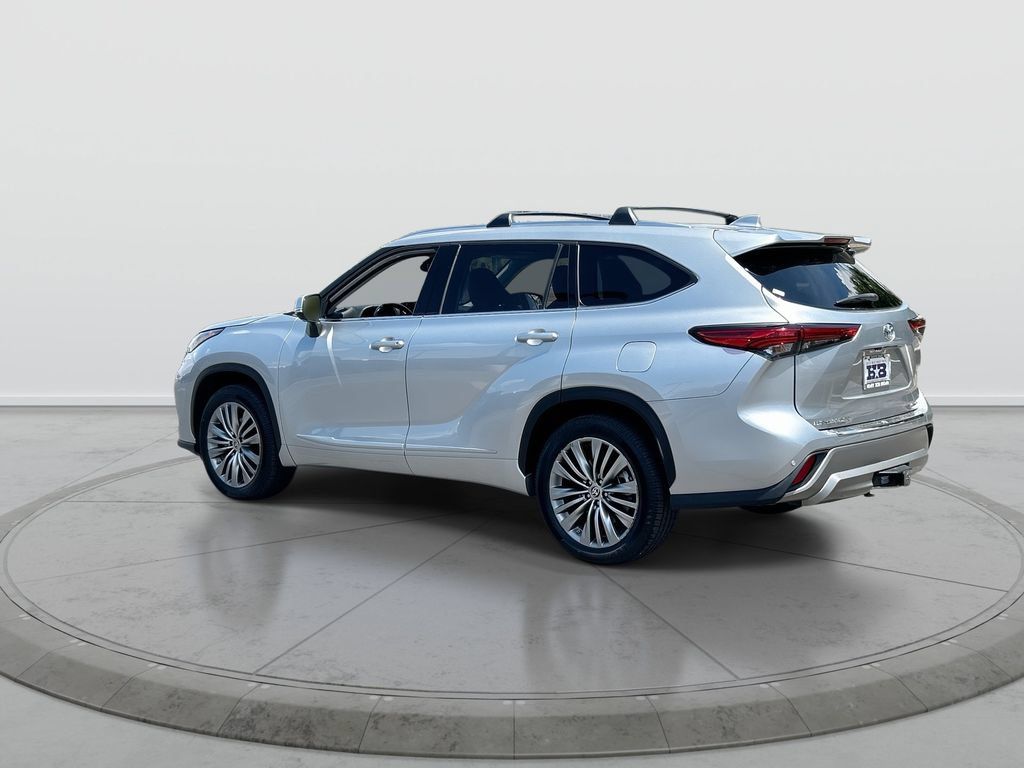 Used 2021 Toyota Highlander Platinum FWD image 6