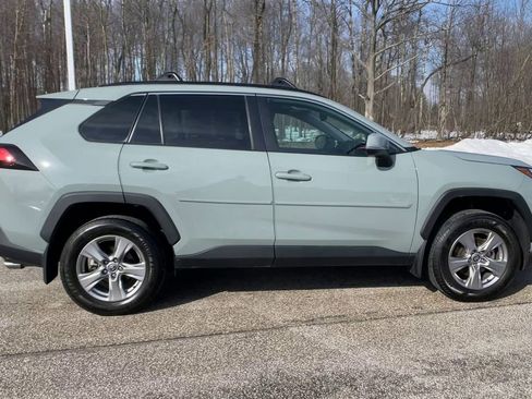 Used 2022 Toyota RAV4 XLE w/ Convenience Package image 10