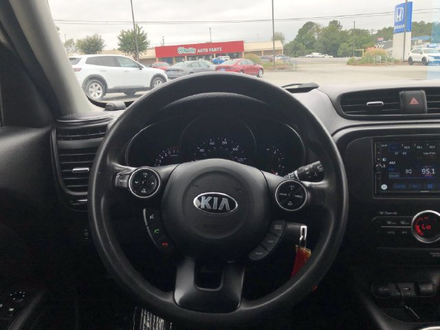 Used 2017 Kia Soul + FWD image 17