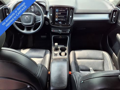 Used 2022 Volvo XC40 T5 Momentum AWD/4WD image 14