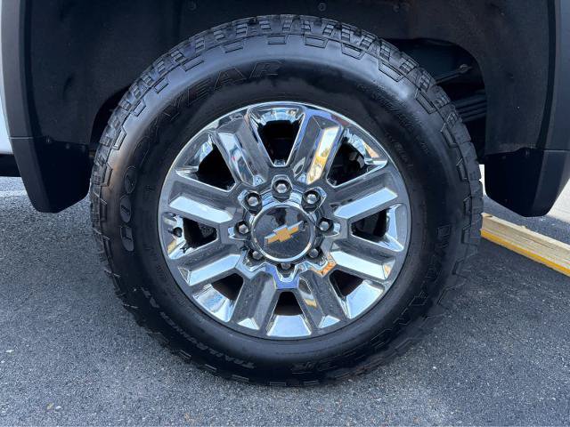 Used 2024 Chevrolet Silverado 3500 High Country w/ High Country Premium Package AWD/4WD image 13