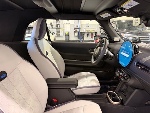 Certified 2025 MINI Cooper S FWD image 23