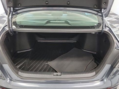 Certified 2025 Honda Accord LX image 9