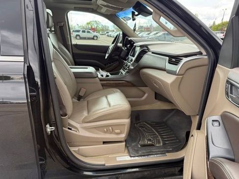 Used 2017 Chevrolet Suburban LT AWD/4WD image 12