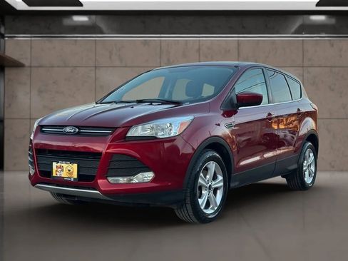 Used 2016 Ford Escape SE image 2