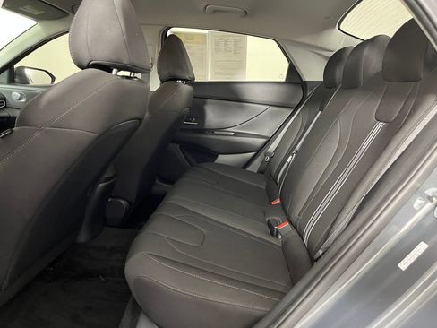Used 2023 Hyundai Elantra SEL image 13