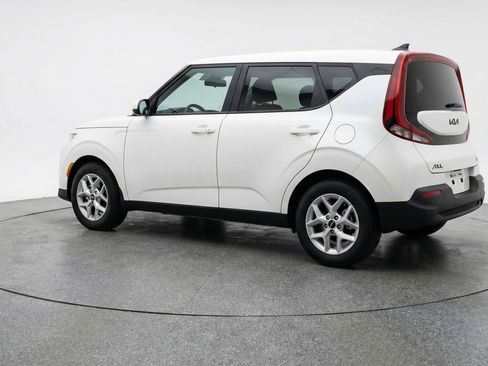 Used 2025 Kia Soul LX w/ LX Technology Package image 6