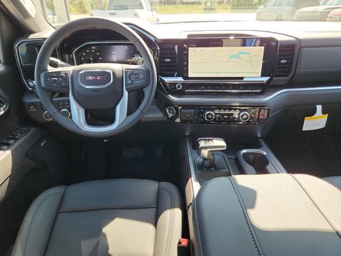 New 2026 GMC Sierra 1500 SLT image 11