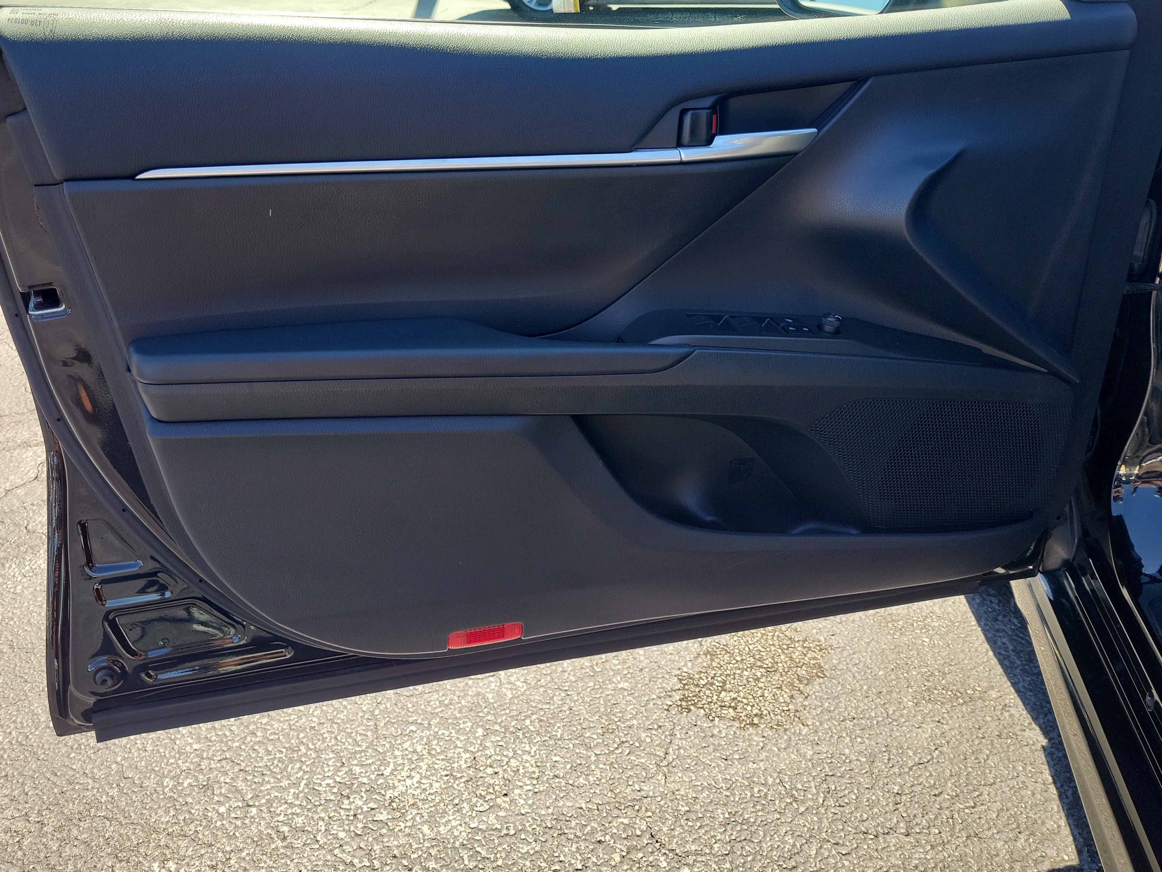 Used 2023 Toyota Camry SE FWD image 18