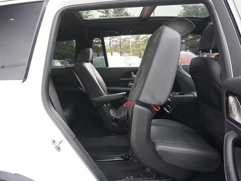 Used 2022 Mercedes-Benz GLS 450 4MATIC image 45