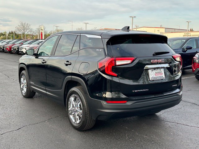 Used 2024 GMC Terrain SLE AWD/4WD image 6
